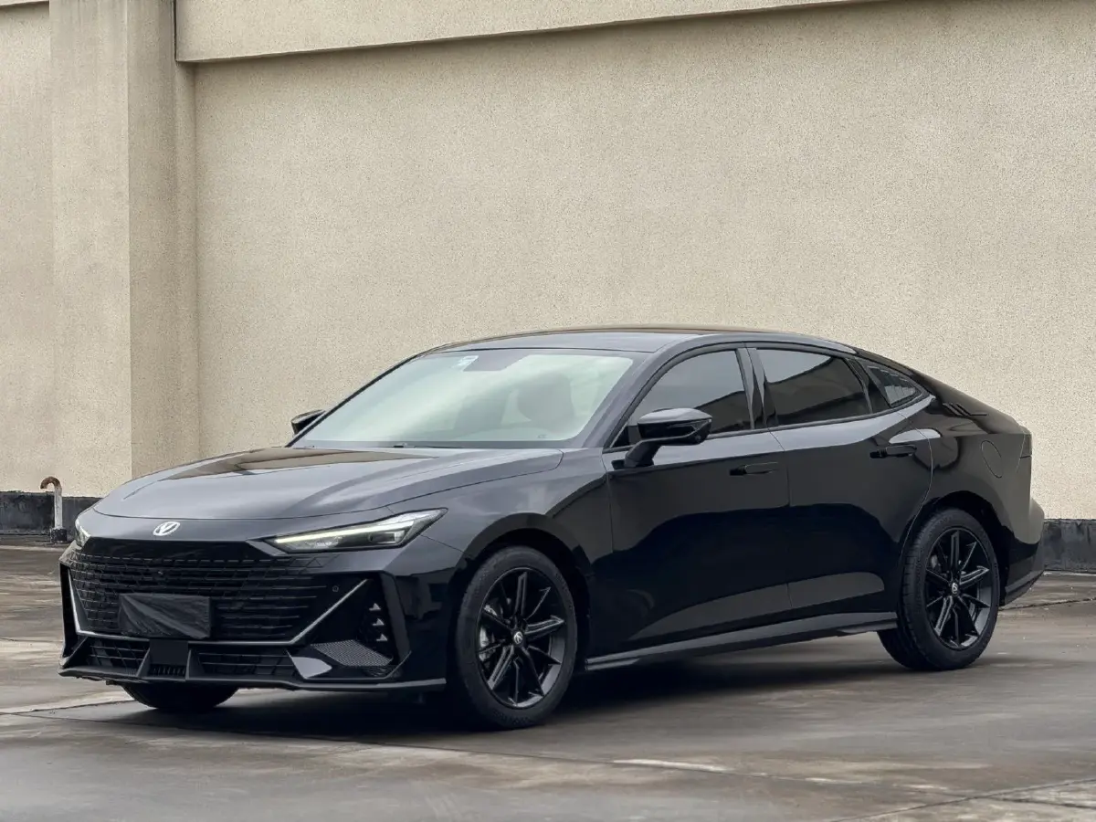 2022 ChangAn UNI-V 1.5T 188HP L4 7DCT