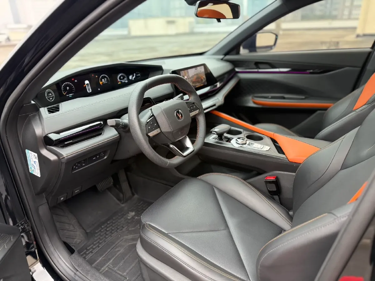 2022 ChangAn UNI-V 1.5T 188HP L4 7DCT,autocango,china used car exporter,china ev exporter,chinese used car exporter,chinese used ev exporter