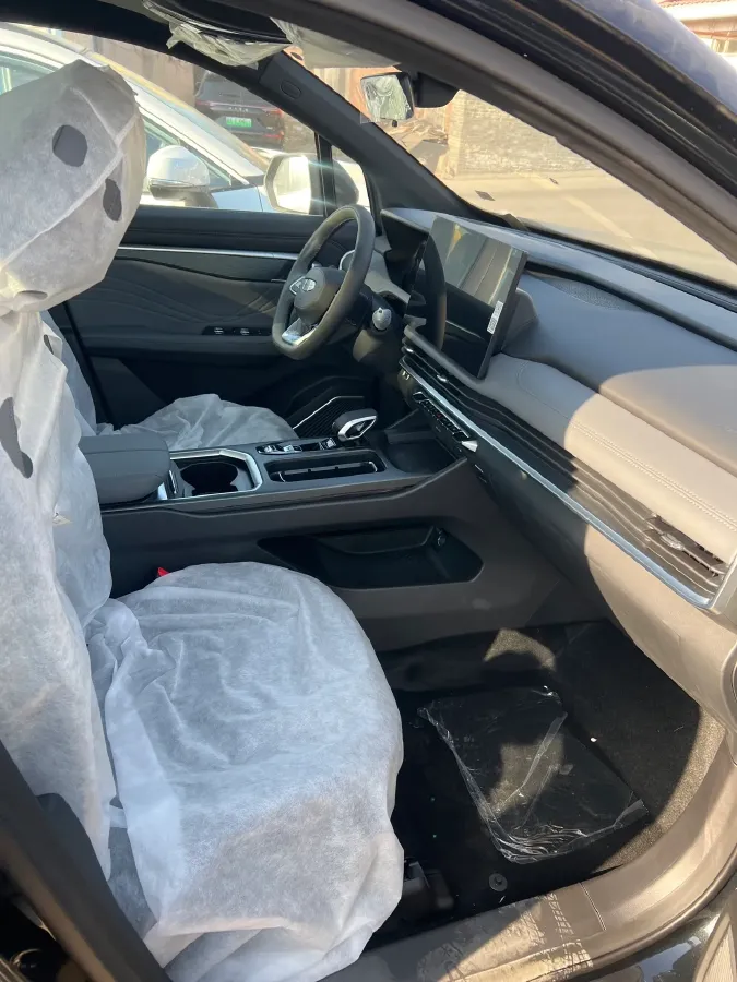 2026 Geely Okavango L 1.5T 181HP L4 7DCT,autocango,china used car exporter,china ev exporter,chinese used car exporter,chinese used ev exporter