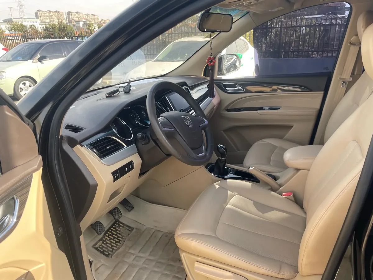 2016 BaoJun 730 1.5L 112HP L4 5MT,autocango,china used car exporter,china ev exporter,chinese used car exporter,chinese used ev exporter