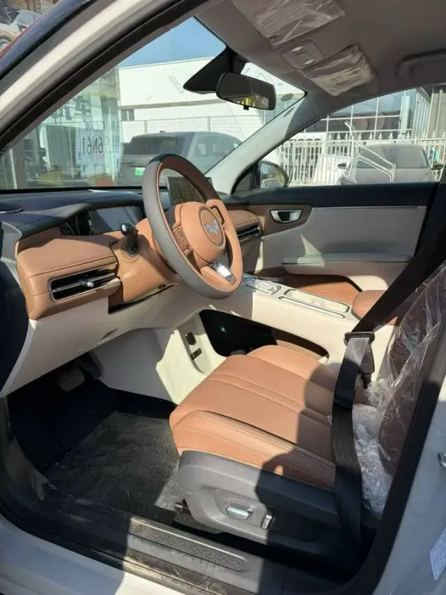 2025 ARCFOX αT6 BEV,autocango,china used car exporter,china ev exporter,chinese used car exporter,chinese used ev exporter