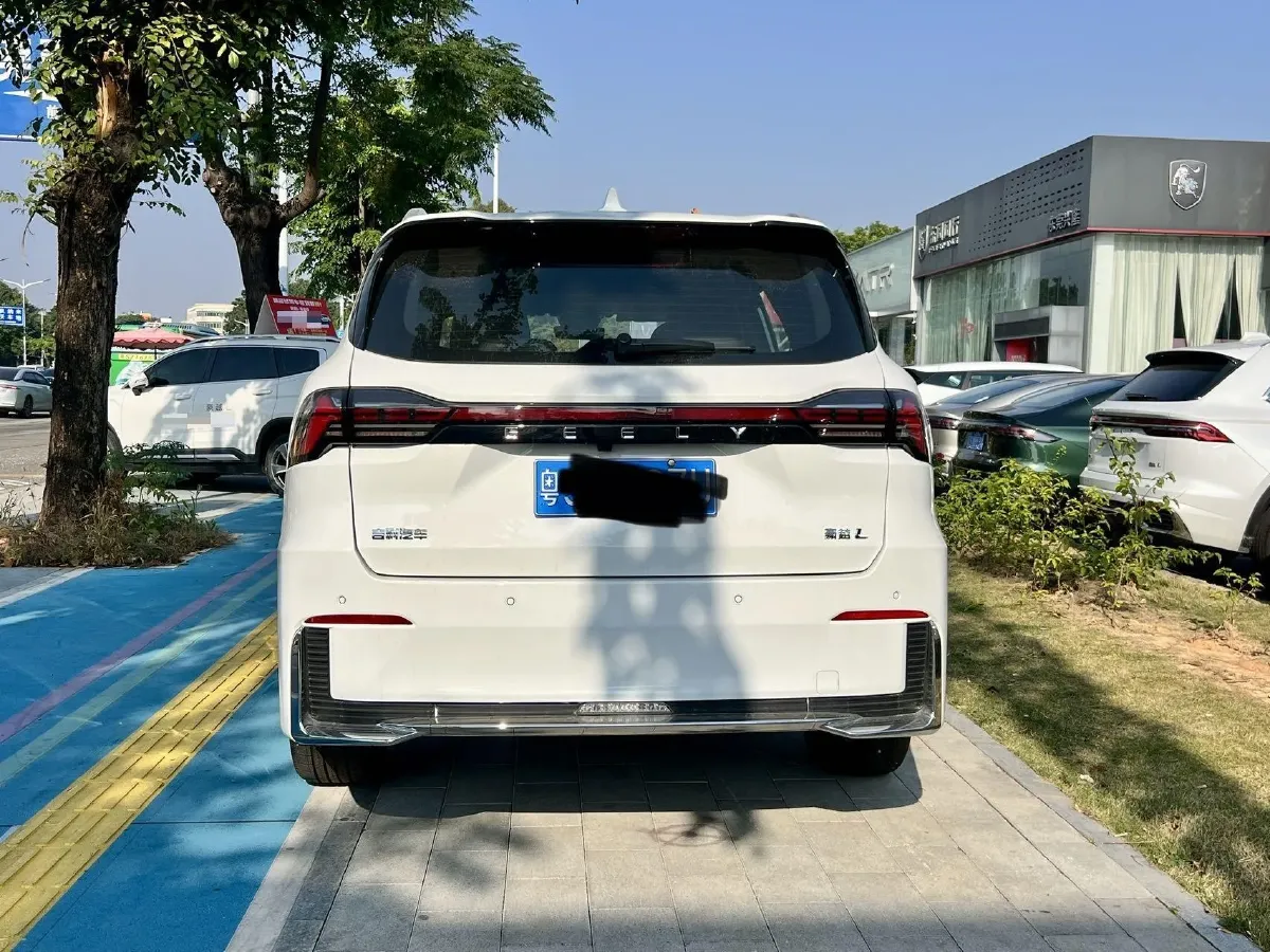 2025 Geely Okavango L 2.0T 218HP L4 7DCT,autocango,china used car exporter,china ev exporter,chinese used car exporter,chinese used ev exporter