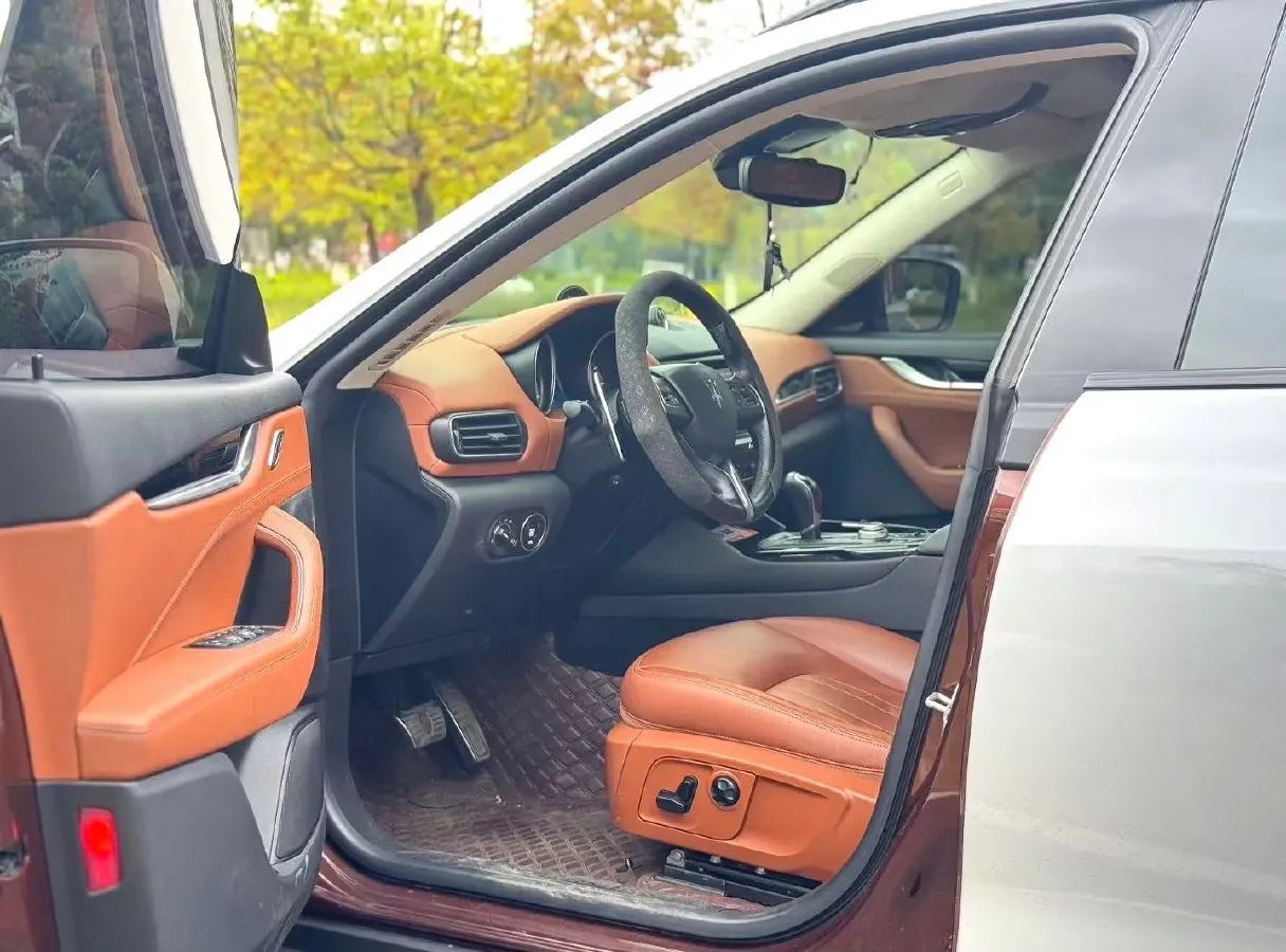 2019 Maserati Levante 3.0T 350HP V6 8AT,autocango,china used car exporter,china ev exporter,chinese used car exporter,chinese used ev exporter