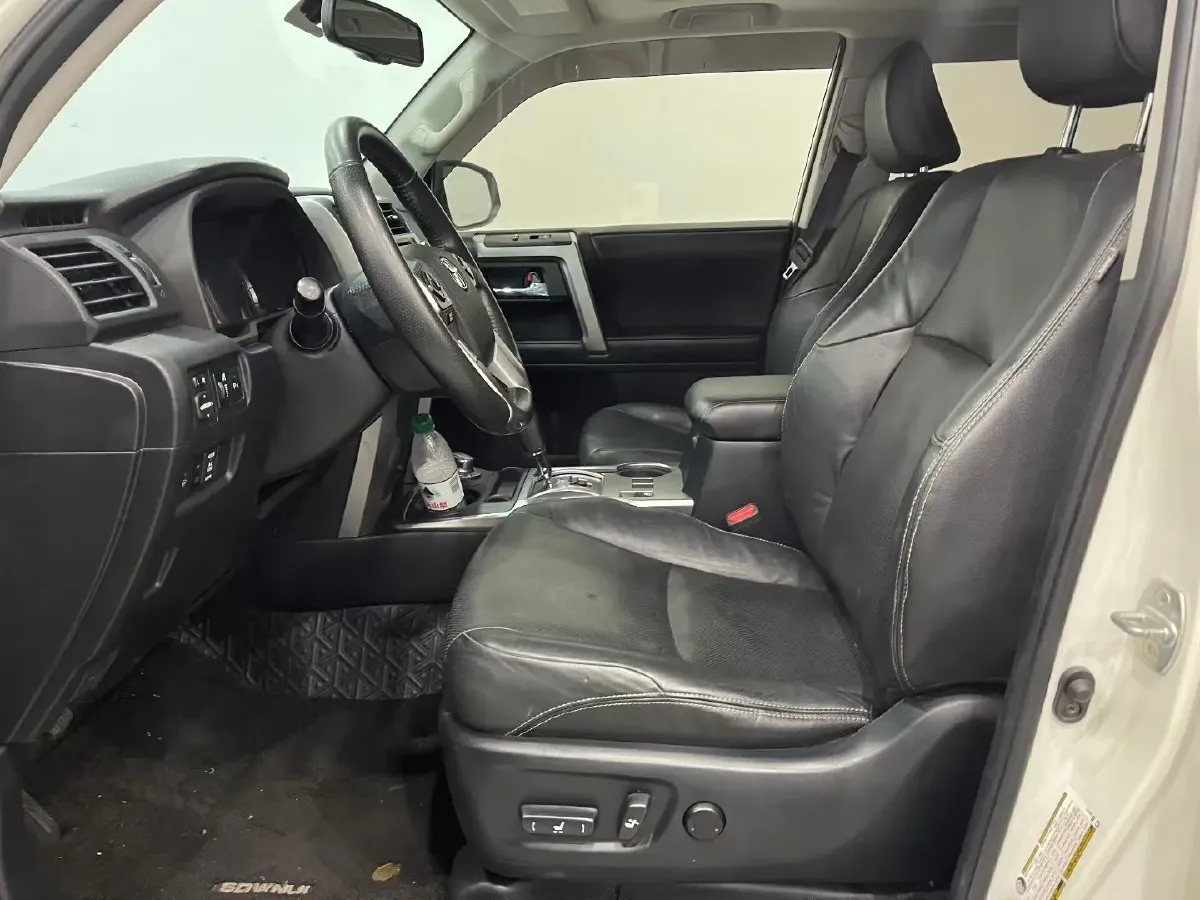 2013 Toyota Venza 2.7L 185HP L4 6AT,autocango,china used car exporter,china ev exporter,chinese used car exporter,chinese used ev exporter