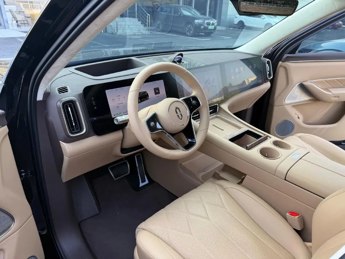 2025 AITO AITO M8 REEV 160HP REEV 53.4KWH,autocango,china used car exporter,china ev exporter,chinese used car exporter,chinese used ev exporter