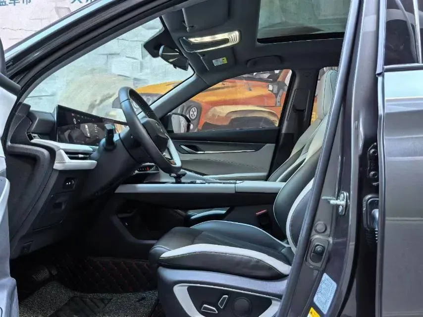 2023 ChangAn CS75 Plus 1.5T 188HP L4 8AT,autocango,china used car exporter,china ev exporter,chinese used car exporter,chinese used ev exporter