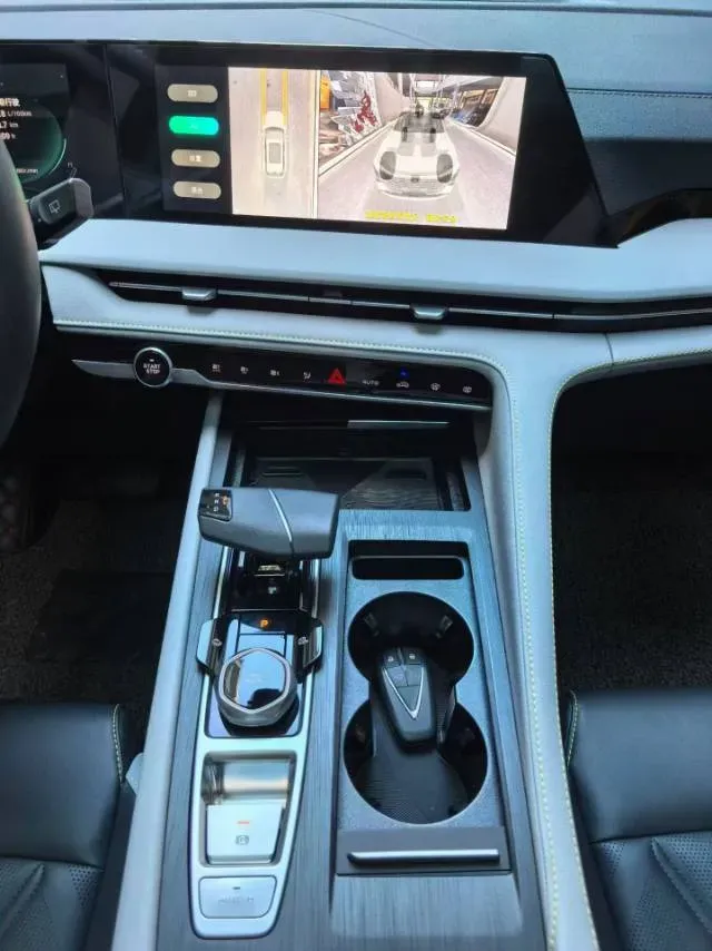 2023 ChangAn CS75 Plus 1.5T 188HP L4 8AT,autocango,china used car exporter,china ev exporter,chinese used car exporter,chinese used ev exporter