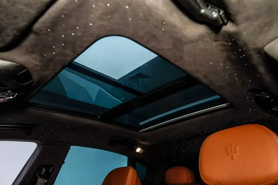 2022 Maserati Levante 2.0T 330HP L4 8AT,autocango,china used car exporter,china ev exporter,chinese used car exporter,chinese used ev exporter