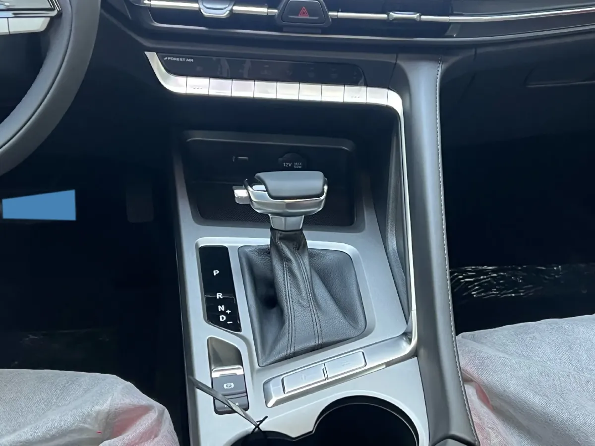 2023 ChangAn CS35 Plus 1.4T 160HP L4 7DCT,autocango,china used car exporter,china ev exporter,chinese used car exporter,chinese used ev exporter