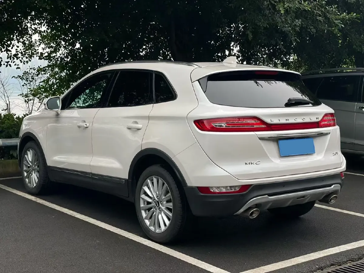 2019 Lincoln MKC 2.0T 203HP L4 6AT,autocango,china used car exporter,china ev exporter,chinese used car exporter,chinese used ev exporter