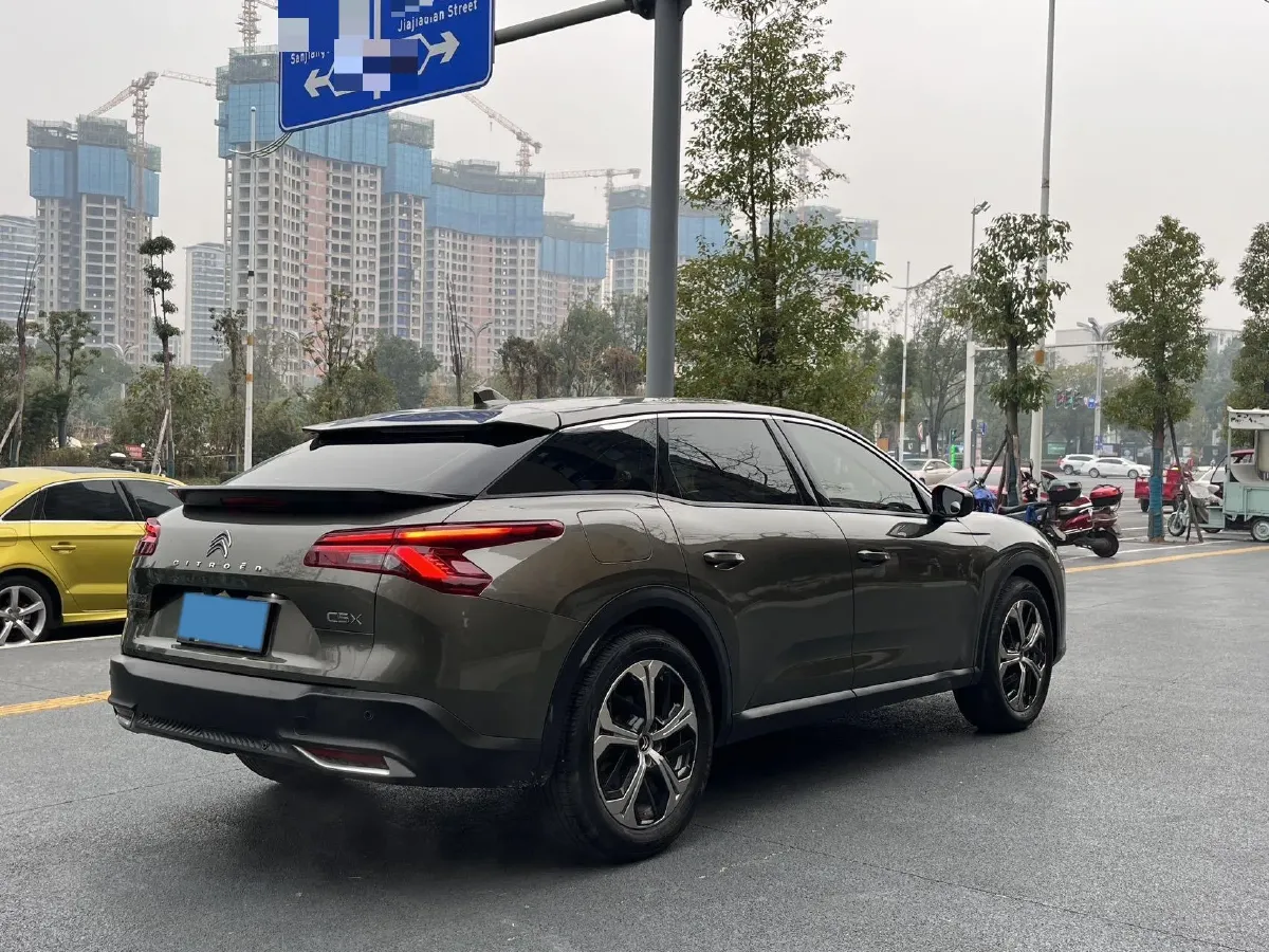 2021 Citroen C5 X 1.6T 175HP L4 8AT,autocango,china used car exporter,china ev exporter,chinese used car exporter,chinese used ev exporter