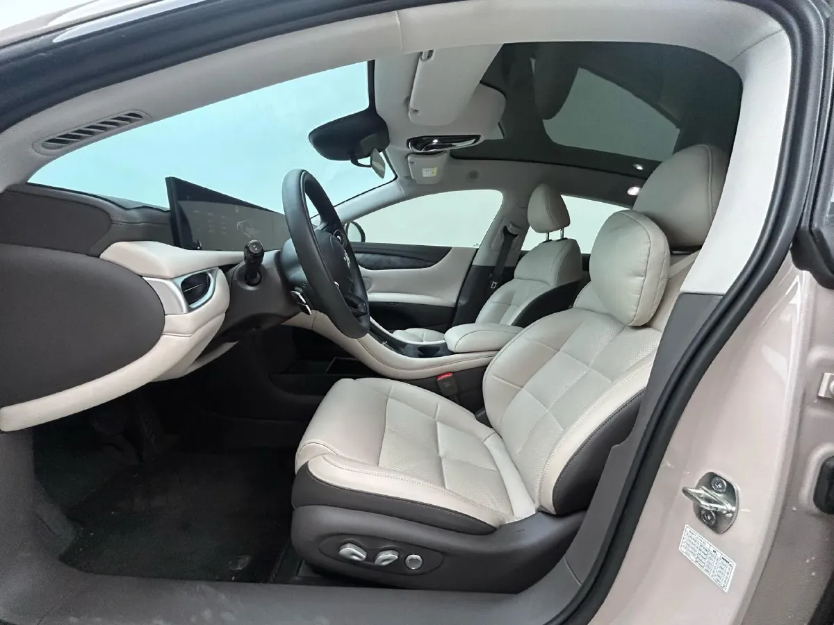 2024 IM L6 BEV 100KWH,autocango,china used car exporter,china ev exporter,chinese used car exporter,chinese used ev exporter