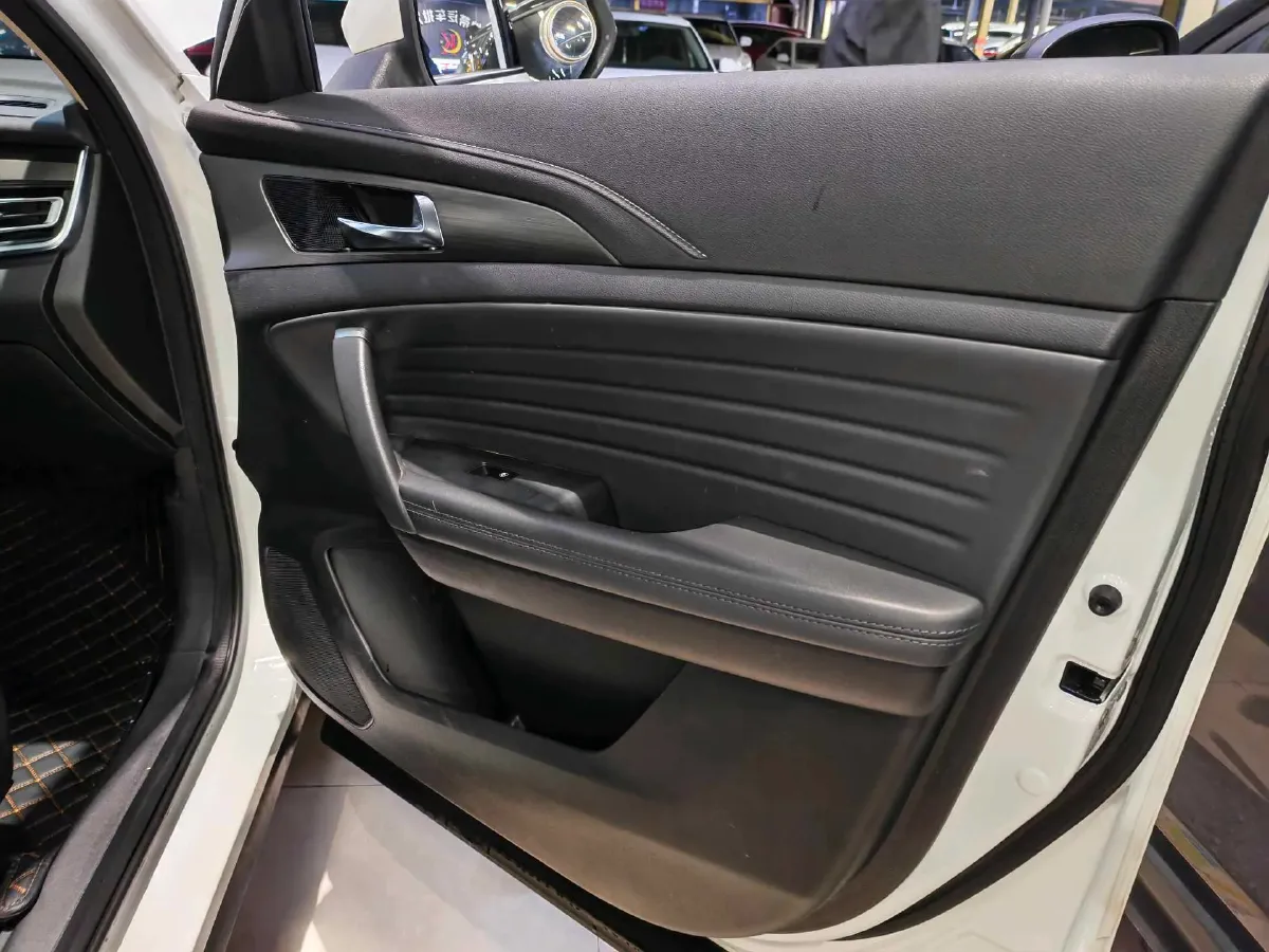 2020 ChangAn CS35 Plus 1.4T 158HP L4 7DCT,autocango,china used car exporter,china ev exporter,chinese used car exporter,chinese used ev exporter