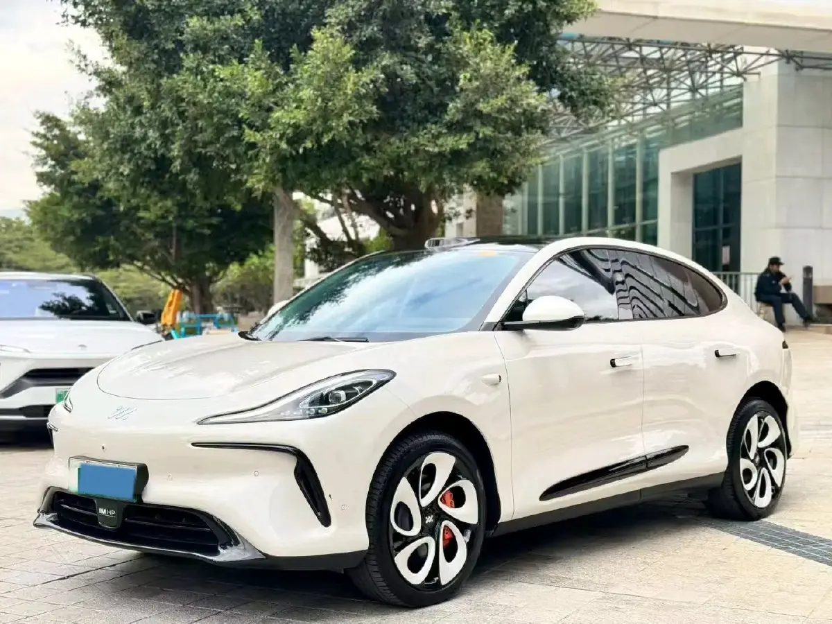 2023 IM LS6 BEV 71KWH