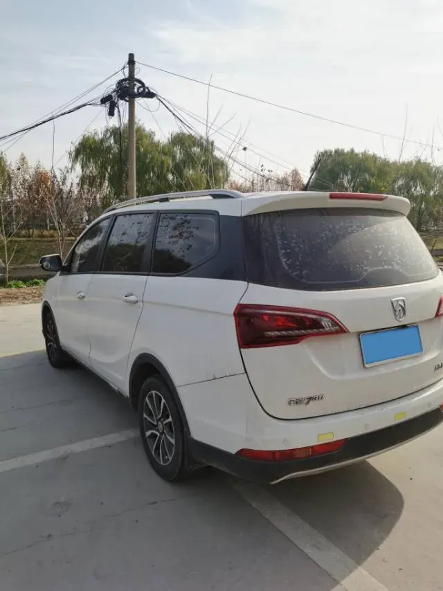 2021 BaoJun 730 1.5L 105HP L4 6MT,autocango,china used car exporter,china ev exporter,chinese used car exporter,chinese used ev exporter