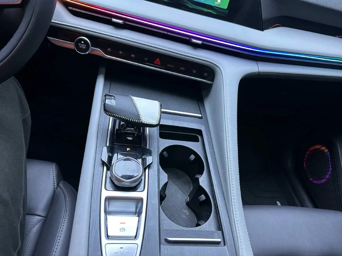 2024 ChangAn CS75 Plus 1.5T 188HP L4 8AT,autocango,china used car exporter,china ev exporter,chinese used car exporter,chinese used ev exporter