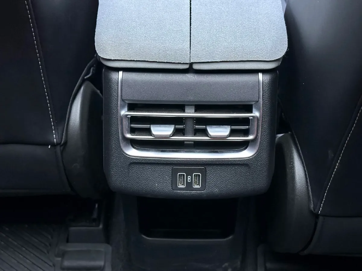 2024 ChangAn CS75 Plus 1.5T 188HP L4 8AT,autocango,china used car exporter,china ev exporter,chinese used car exporter,chinese used ev exporter