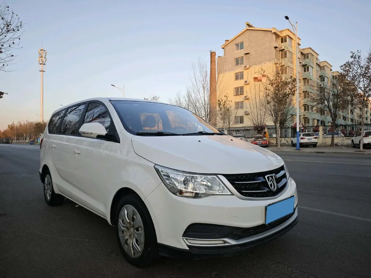 2016 BaoJun 730 1.5L 112HP L4 5MT,autocango,china used car exporter,china ev exporter,chinese used car exporter,chinese used ev exporter