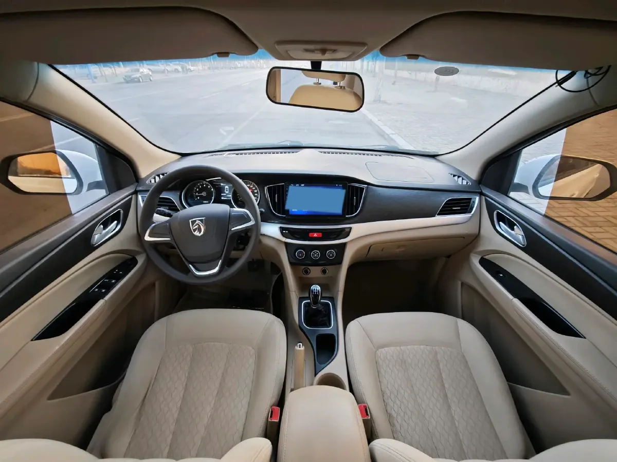 2016 BaoJun 730 1.5L 112HP L4 5MT,autocango,china used car exporter,china ev exporter,chinese used car exporter,chinese used ev exporter