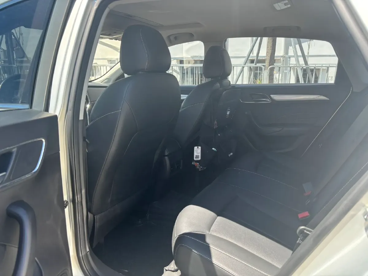 2017 Roewe i6 1.0T 125HP L3 2AT PHEV,autocango,china used car exporter,china ev exporter,chinese used car exporter,chinese used ev exporter