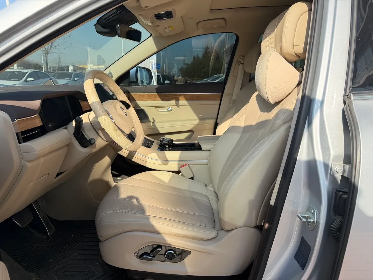 2023 AITO AITO M5 1.5T 152HP L4 REEV 40KWH,autocango,china used car exporter,china ev exporter,chinese used car exporter,chinese used ev exporter