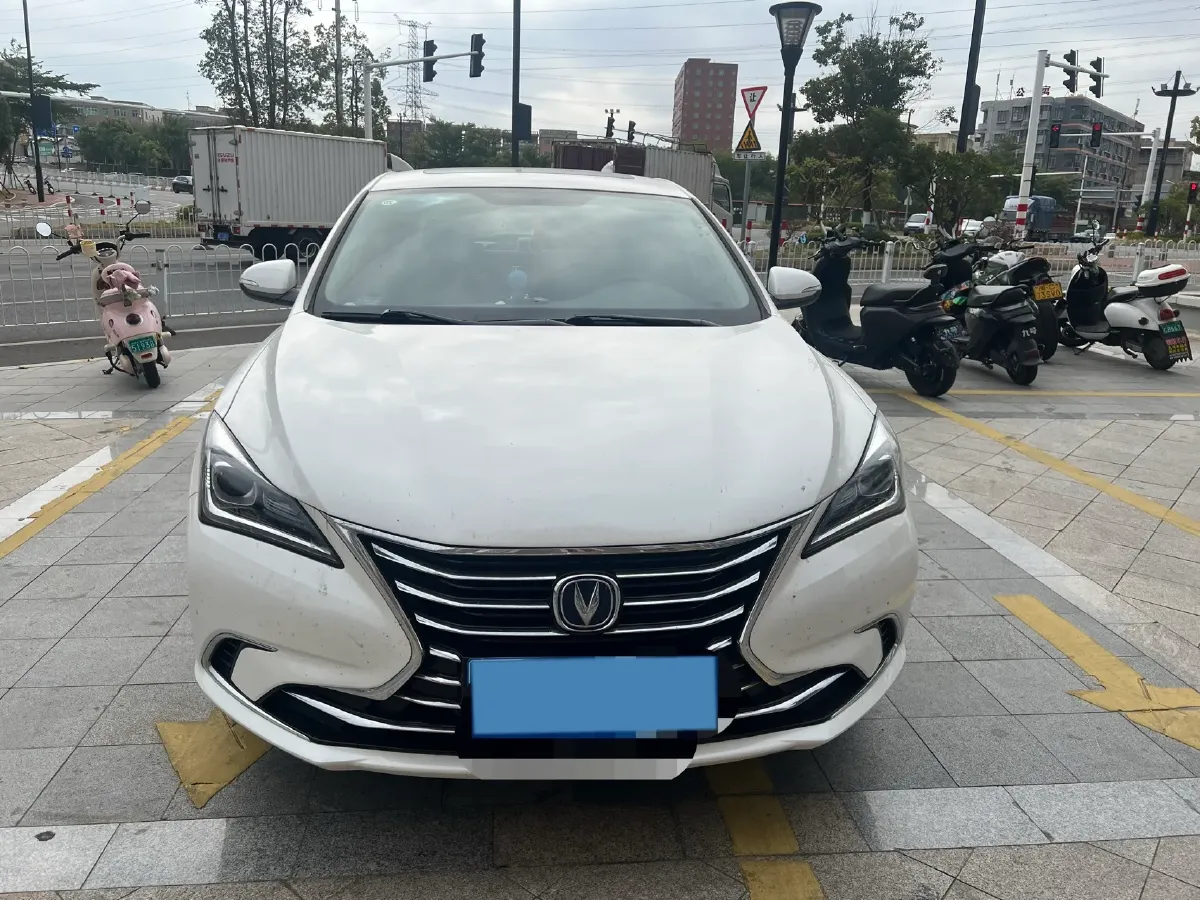 2019 ChangAn Eado 1.6L 128HP L4 5MT,autocango,china used car exporter,china ev exporter,chinese used car exporter,chinese used ev exporter