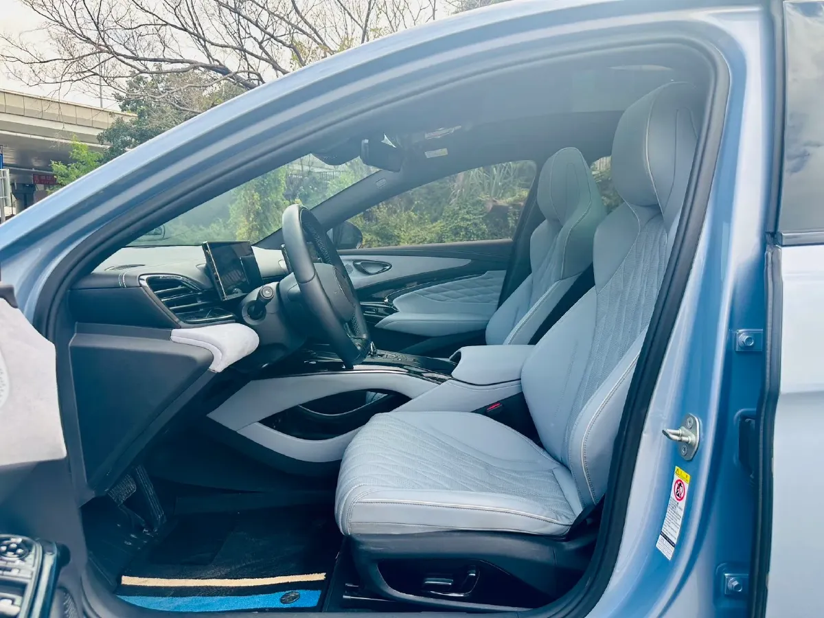 2022 MAXUS DaJia 5 BEV 70KWH,autocango,china used car exporter,china ev exporter,chinese used car exporter,chinese used ev exporter