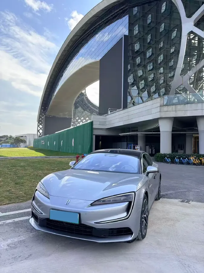 2025 YangWang U7 2.0T 245HP H4 E-CVT PHEV 52.4KWH,autocango,china used car exporter,china ev exporter,chinese used car exporter,chinese used ev exporter