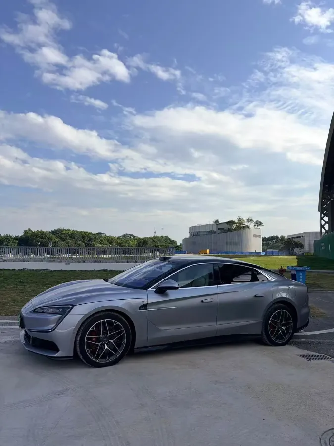 2025 YangWang U7 2.0T 245HP H4 E-CVT PHEV 52.4KWH,autocango,china used car exporter,china ev exporter,chinese used car exporter,chinese used ev exporter