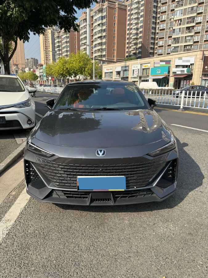 2022 ChangAn UNI-V 1.5T 188HP L4 7DCT,autocango,china used car exporter,china ev exporter,chinese used car exporter,chinese used ev exporter