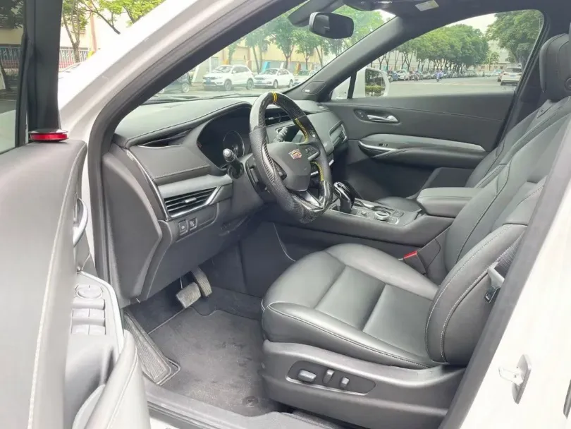 2021 Cadillac XT4 2.0T 237HP L4 9AT,autocango,china used car exporter,china ev exporter,chinese used car exporter,chinese used ev exporter