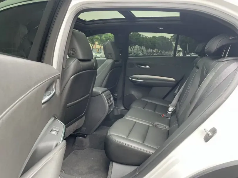 2021 Cadillac XT4 2.0T 237HP L4 9AT,autocango,china used car exporter,china ev exporter,chinese used car exporter,chinese used ev exporter