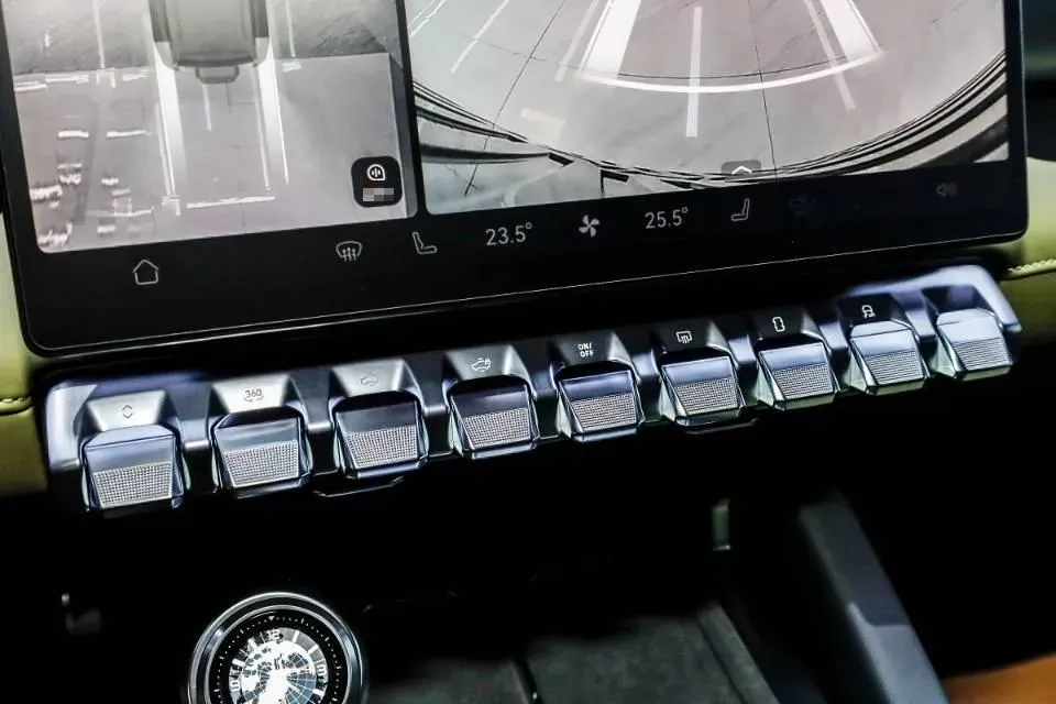 2025 BMW 3 Series 2.0T 245HP L4 8AT,autocango,china used car exporter,china ev exporter,chinese used car exporter,chinese used ev exporter