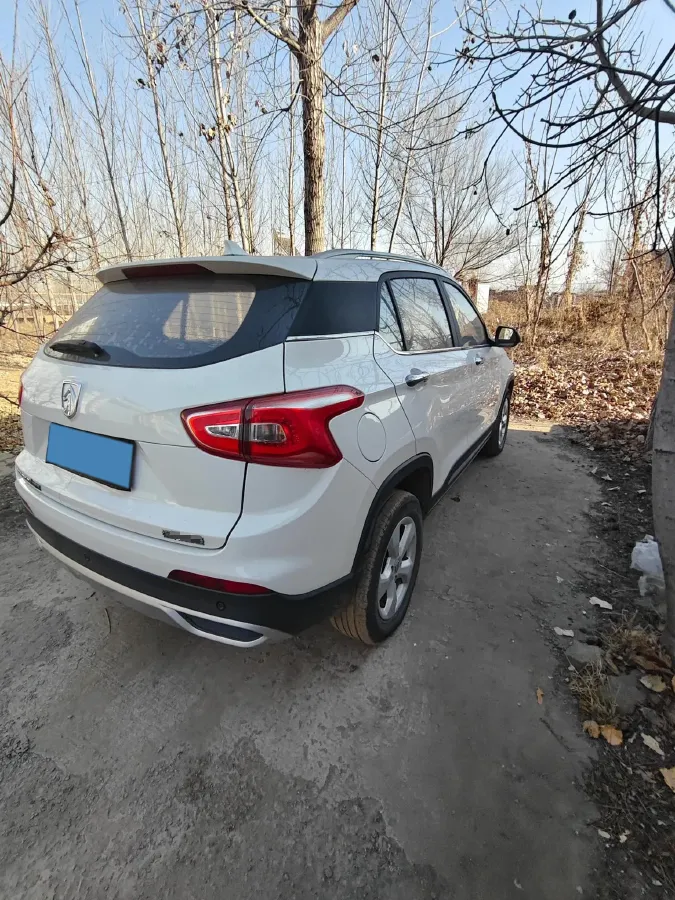 2017 BaoJun 310W 1.5L 105HP L4 6MT,autocango,china used car exporter,china ev exporter,chinese used car exporter,chinese used ev exporter
