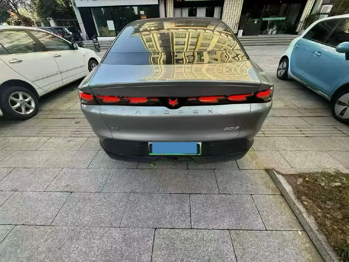 2024 ARCFOX αT5 BEV 79.2KWH,autocango,china used car exporter,china ev exporter,chinese used car exporter,chinese used ev exporter