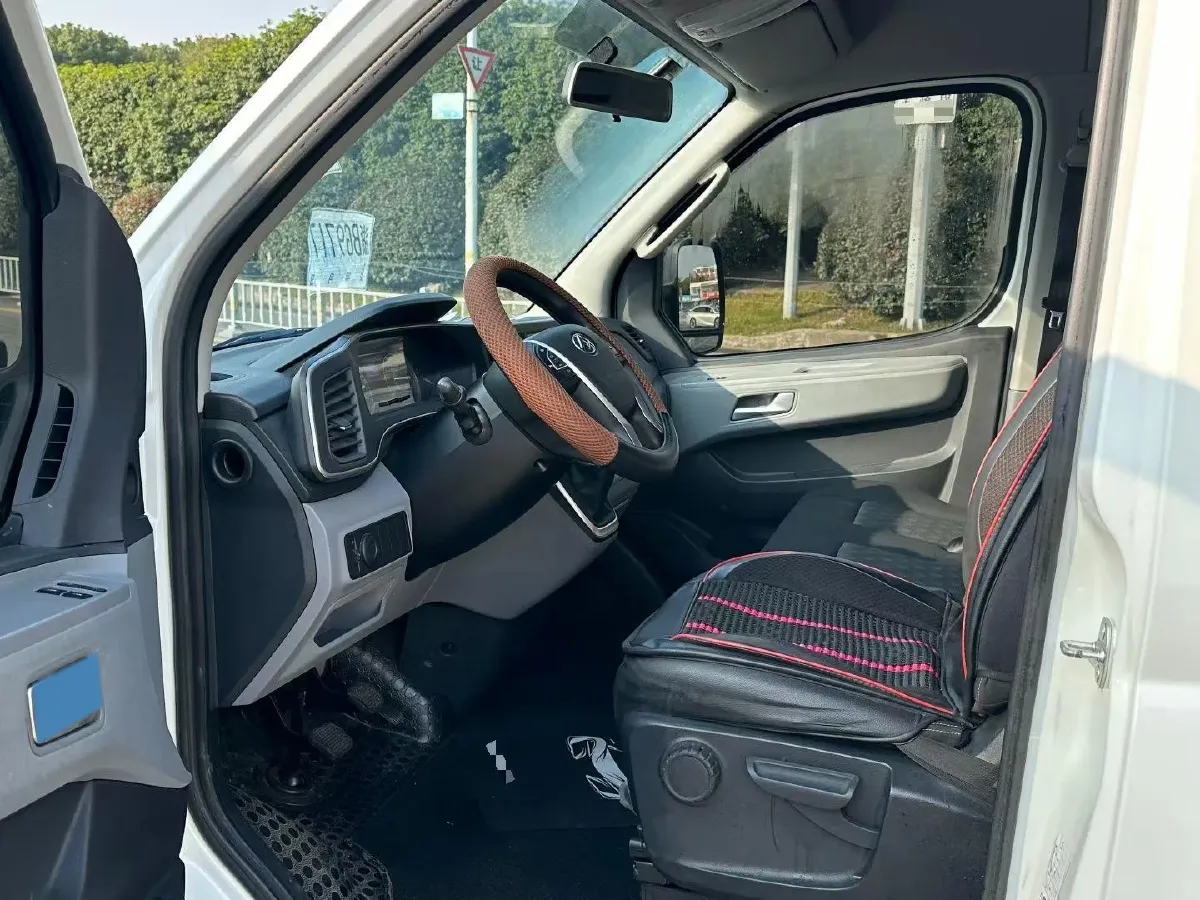 2024 SinoTruck VGV PioneerV 2.0T 140HP L4 6MT,autocango,china used car exporter,china ev exporter,chinese used car exporter,chinese used ev exporter