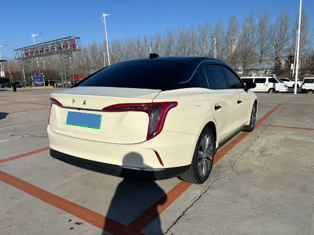 2024 HongQi E-QM5 BEV 72KWH,autocango,china used car exporter,china ev exporter,chinese used car exporter,chinese used ev exporter