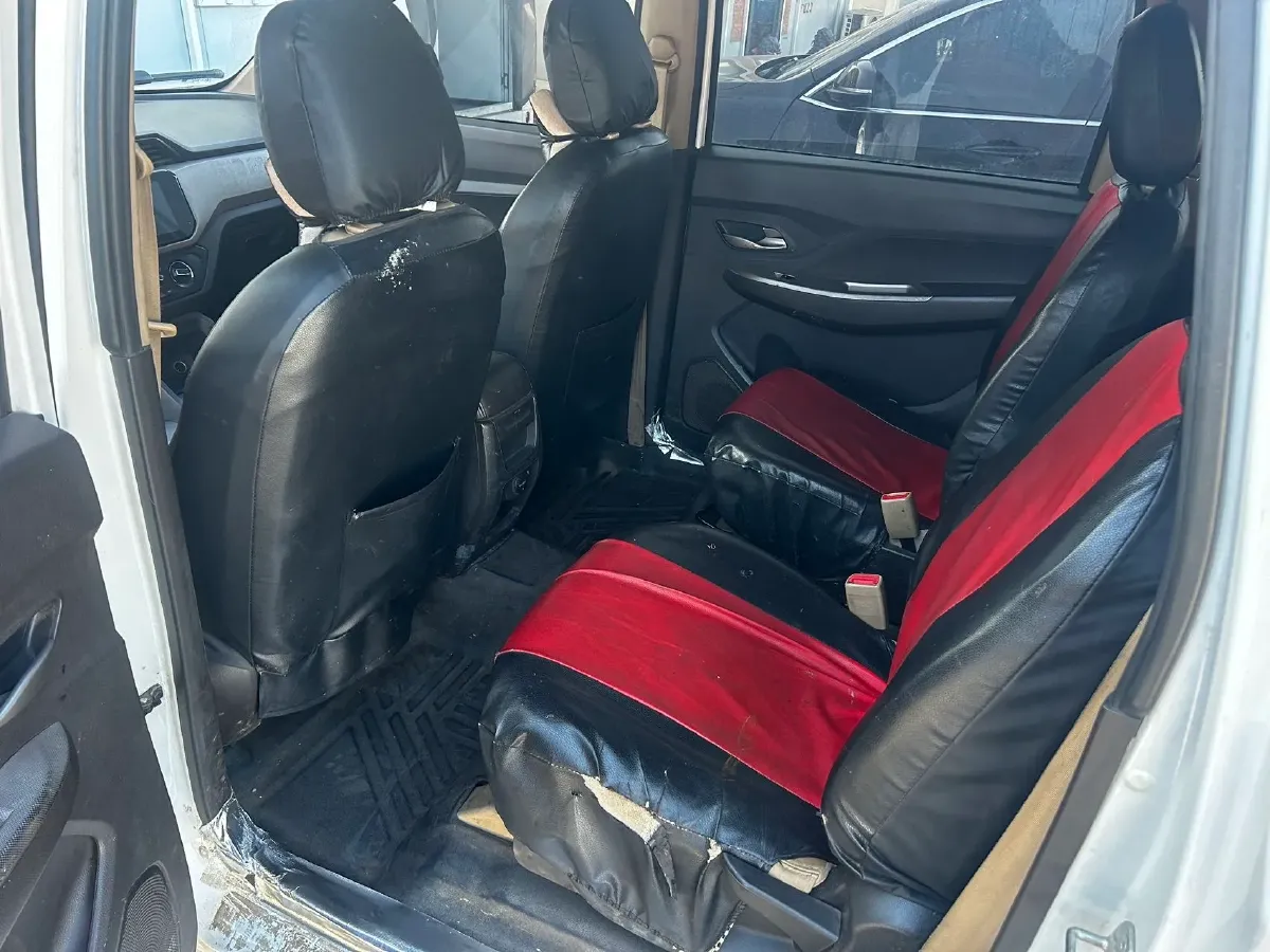 2021 WuLing RongGuang New Truck 1.5L 99HP L4 5MT,autocango,china used car exporter,china ev exporter,chinese used car exporter,chinese used ev exporter