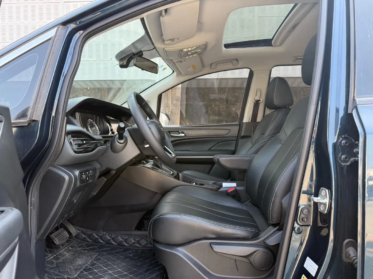 2021 GAC Trumpchi M6 1.5T 169HP L4 7DCT,autocango,china used car exporter,china ev exporter,chinese used car exporter,chinese used ev exporter