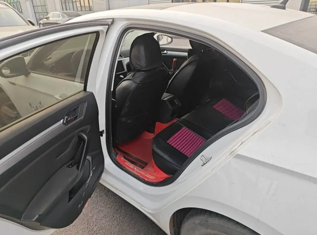 2019 Volkswagen T-Cross 1.4T 150HP L4 7DCT,autocango,china used car exporter,china ev exporter,chinese used car exporter,chinese used ev exporter