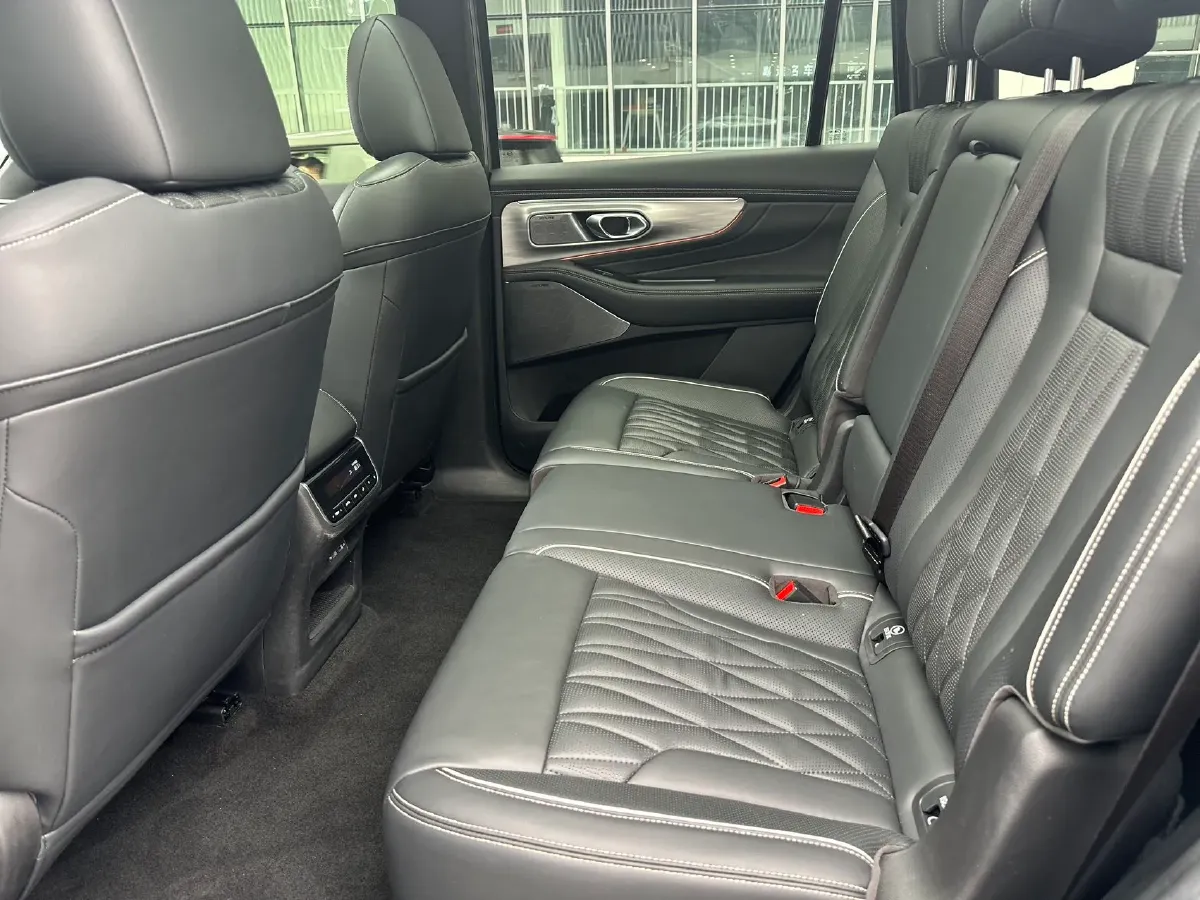 2022 GAC Trumpchi GS8 2.0T 252HP L4 8AT,autocango,china used car exporter,china ev exporter,chinese used car exporter,chinese used ev exporter