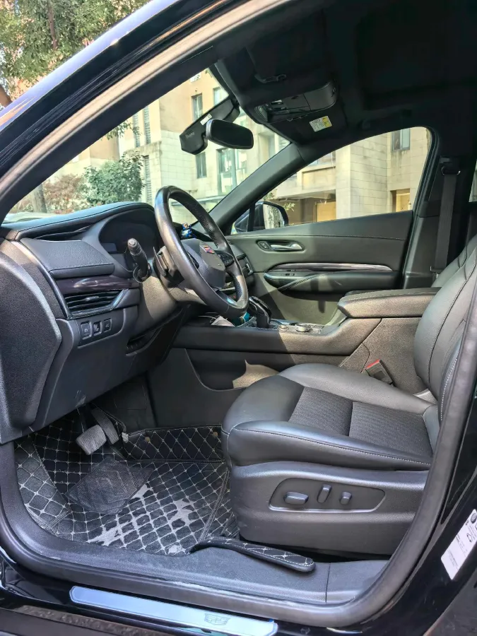 2021 Cadillac XT4 2.0T 237HP L4 9AT,autocango,china used car exporter,china ev exporter,chinese used car exporter,chinese used ev exporter