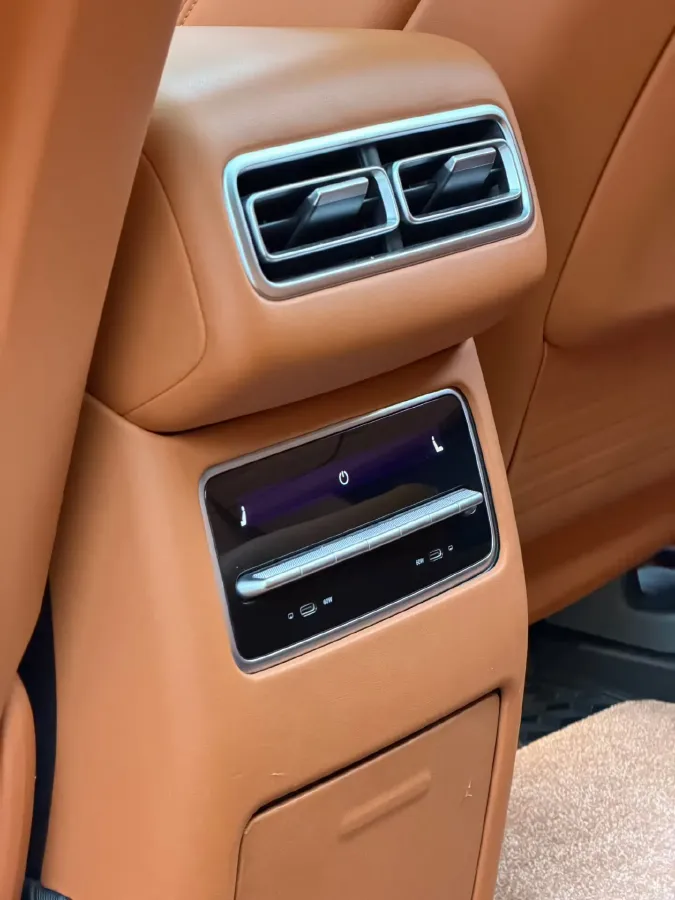 2023 Li L7 Range Extended 154HP REEV 40.9KWH,autocango,china used car exporter,china ev exporter,chinese used car exporter,chinese used ev exporter