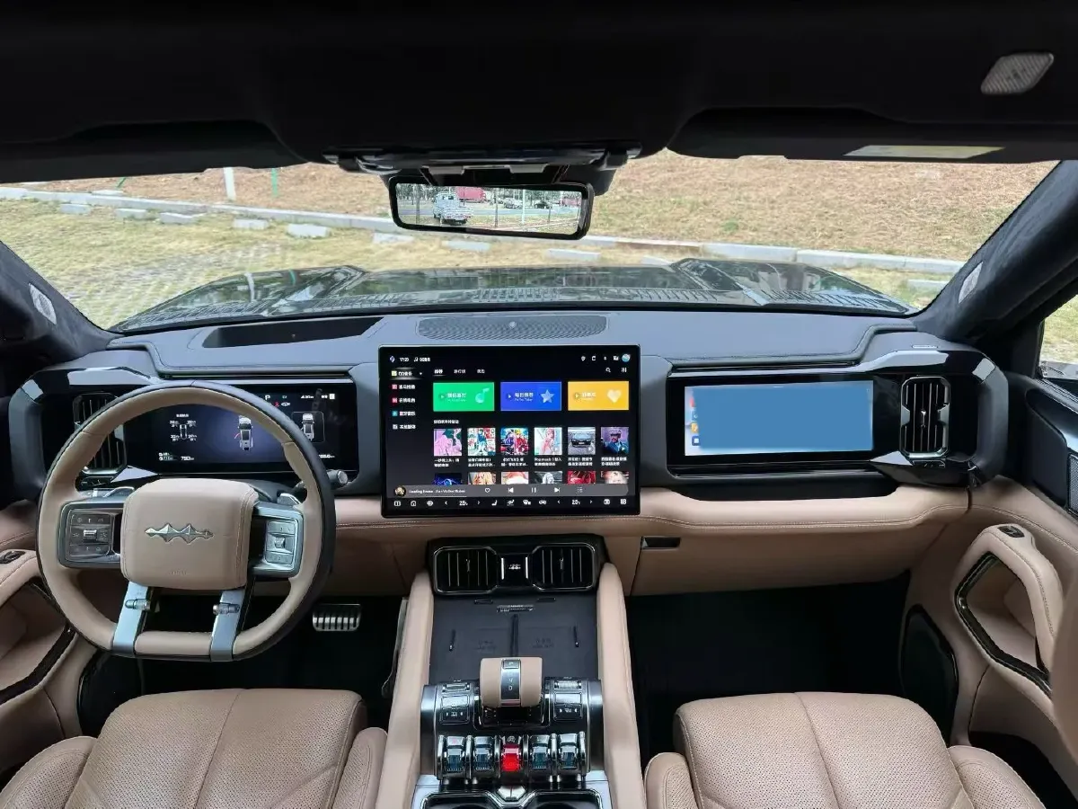 2025 FangChengBao Bao 8 2.0T 245HP L4 E-CVT PHEV 36.8KWH,autocango,china used car exporter,china ev exporter,chinese used car exporter,chinese used ev exporter