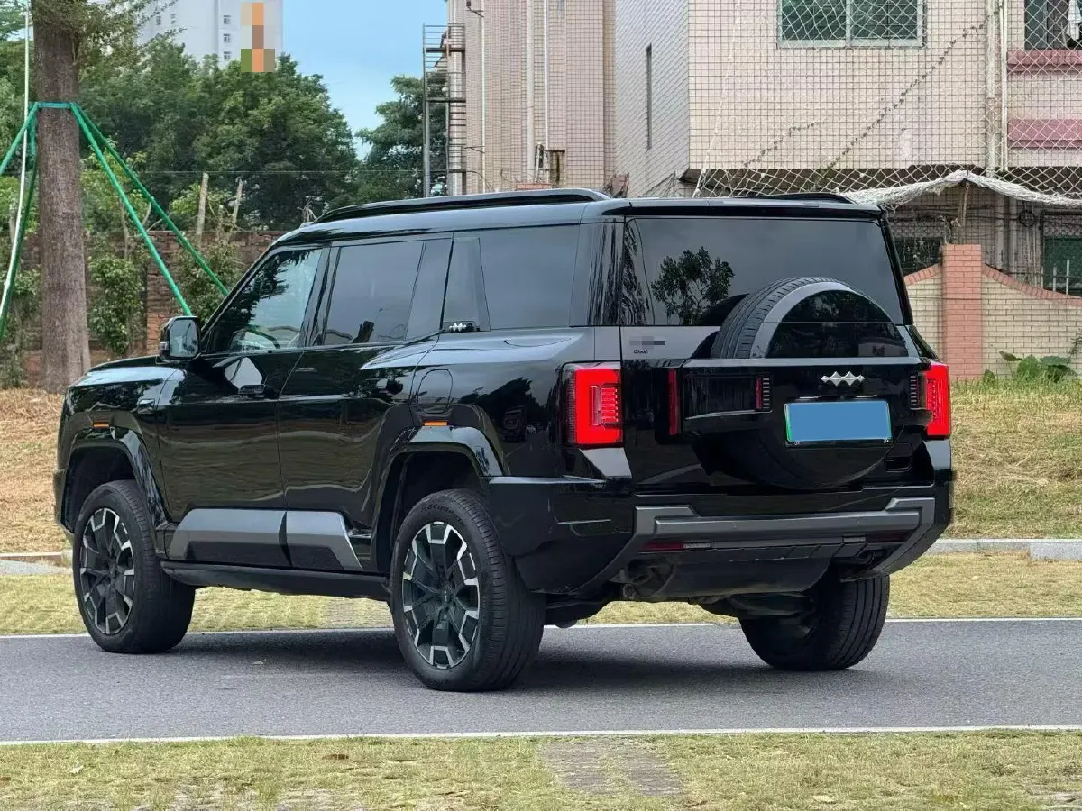 2025 FangChengBao Bao 8 2.0T 245HP L4 E-CVT PHEV 36.8KWH,autocango,china used car exporter,china ev exporter,chinese used car exporter,chinese used ev exporter