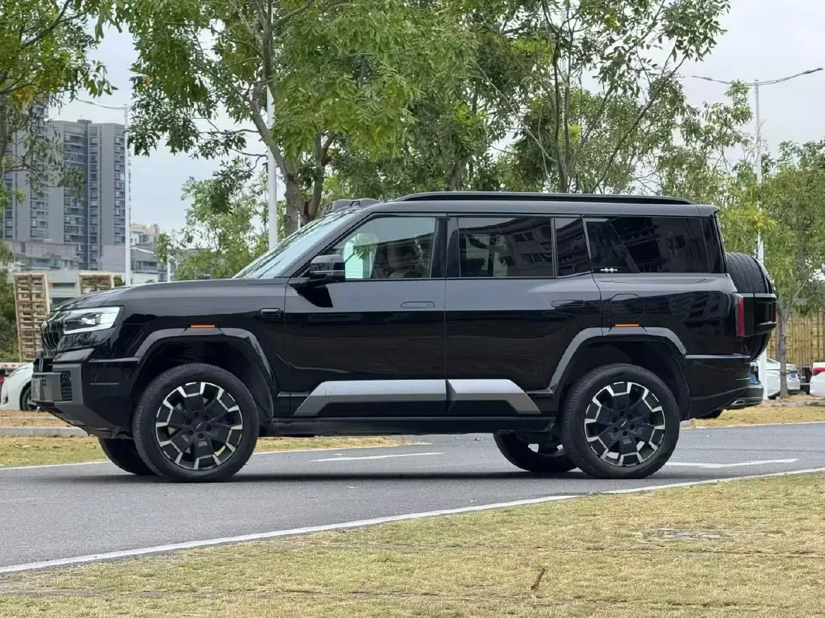 2025 FangChengBao Bao 8 2.0T 245HP L4 E-CVT PHEV 36.8KWH,autocango,china used car exporter,china ev exporter,chinese used car exporter,chinese used ev exporter