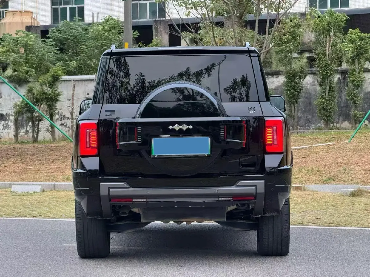 2025 FangChengBao Bao 8 2.0T 245HP L4 E-CVT PHEV 36.8KWH,autocango,china used car exporter,china ev exporter,chinese used car exporter,chinese used ev exporter