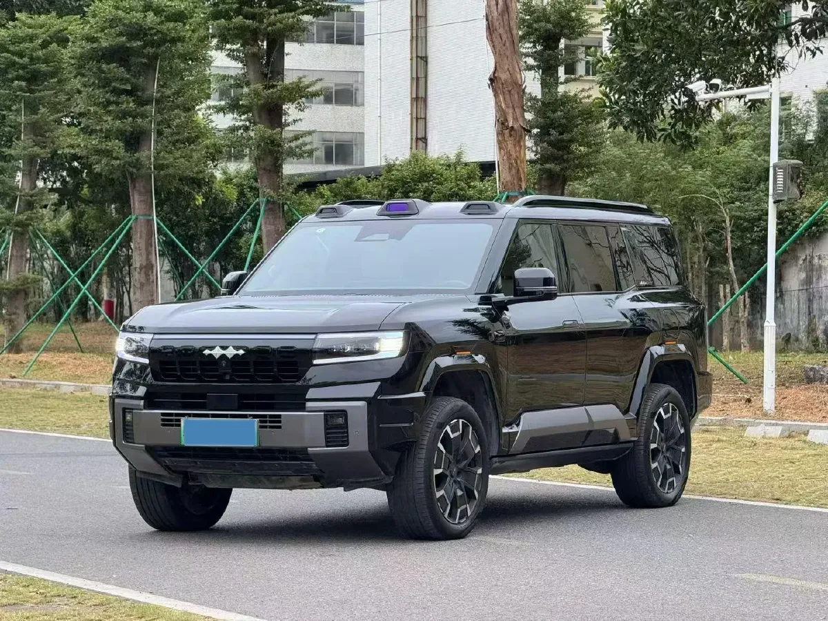 2025 FangChengBao Bao 8 2.0T 245HP L4 E-CVT PHEV 36.8KWH,autocango,china used car exporter,china ev exporter,chinese used car exporter,chinese used ev exporter