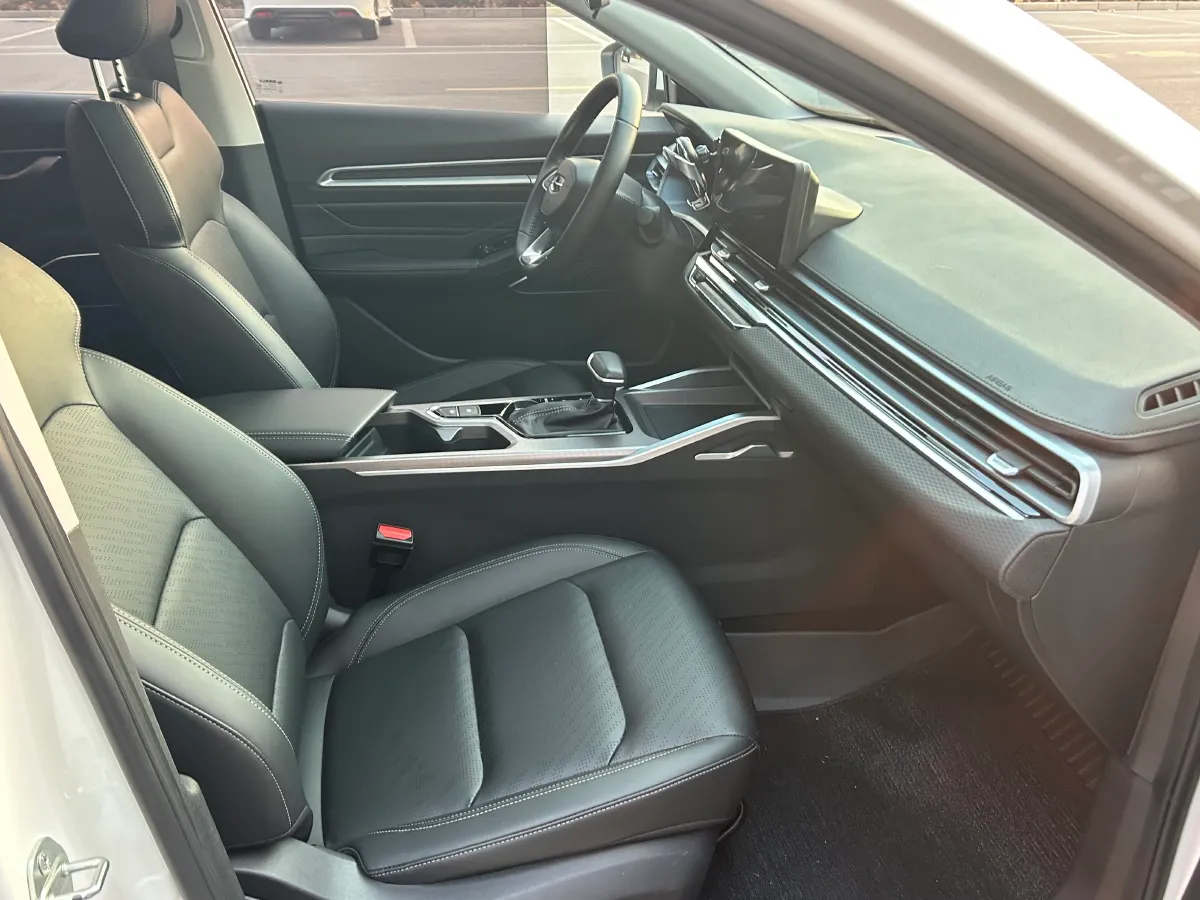 2022 Geely Emgrand 1.5L 114HP L4 CVT,autocango,china used car exporter,china ev exporter,chinese used car exporter,chinese used ev exporter