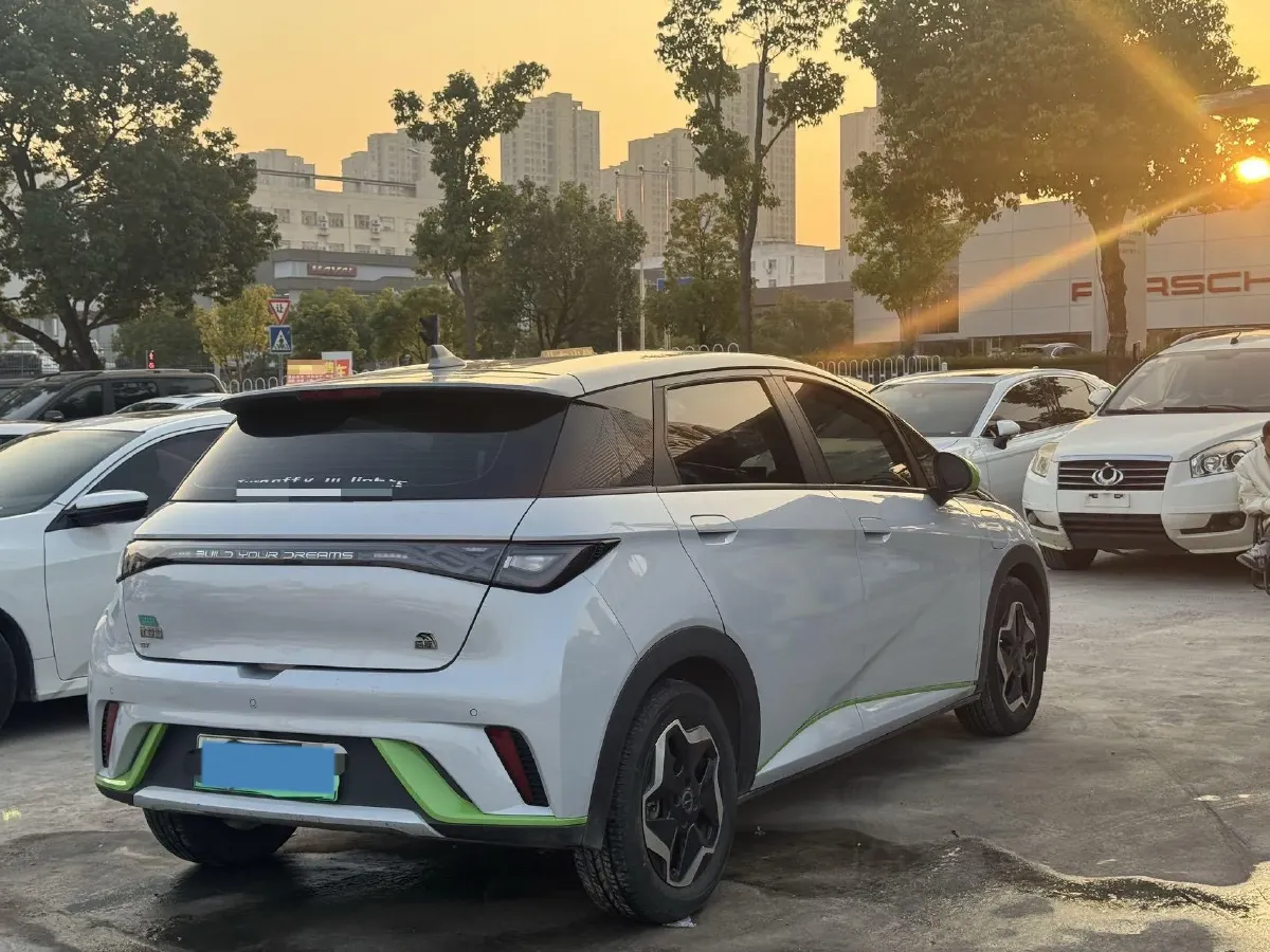 2021 Ford Escort 1.5L 122HP L3 6AT,autocango,china used car exporter,china ev exporter,chinese used car exporter,chinese used ev exporter